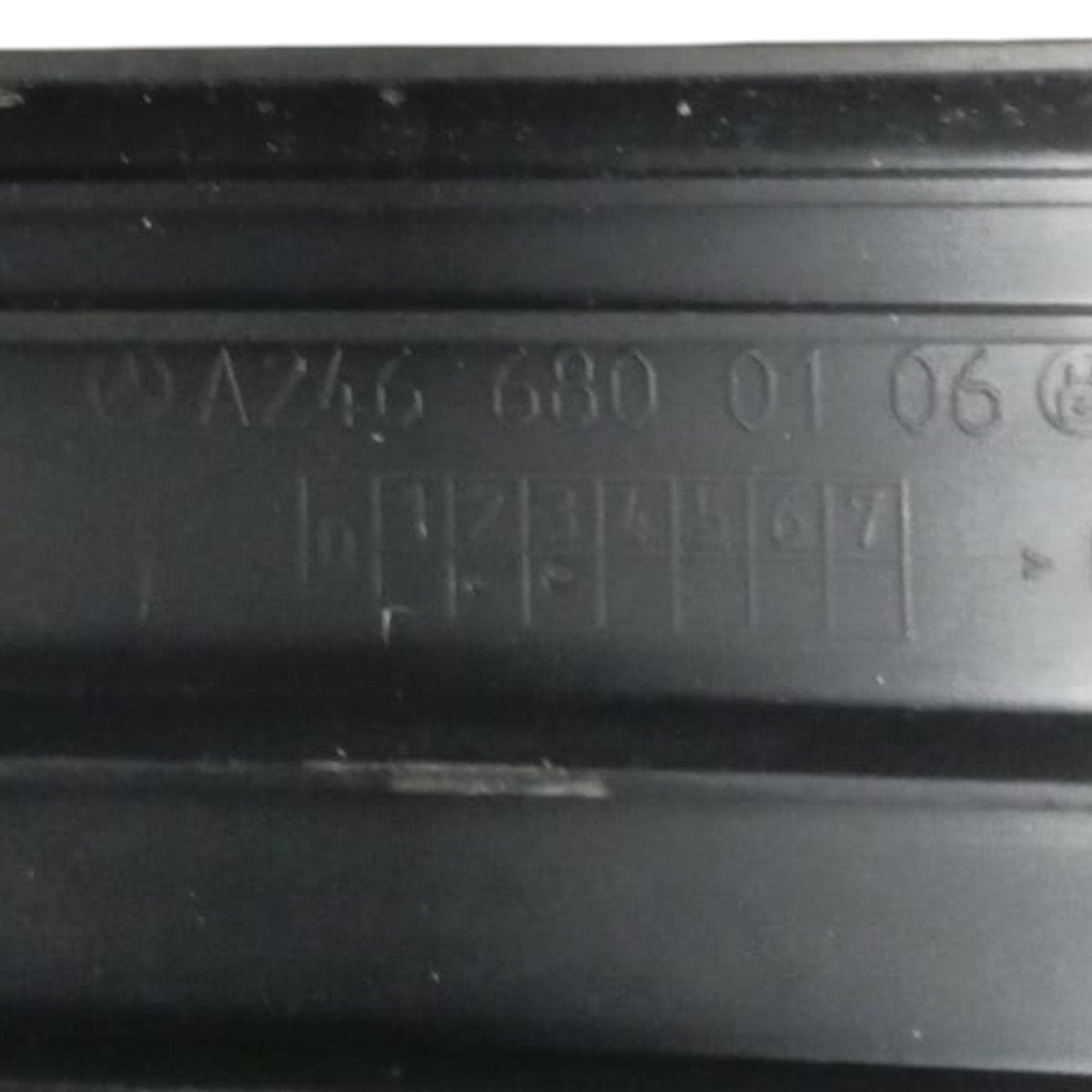 rivestimento batti tacco anteriore sinistro mercedes benz classe a w176 cod . A2466800106(2012 > 2019) - F&P CRASH SRL - Ricambi Usati