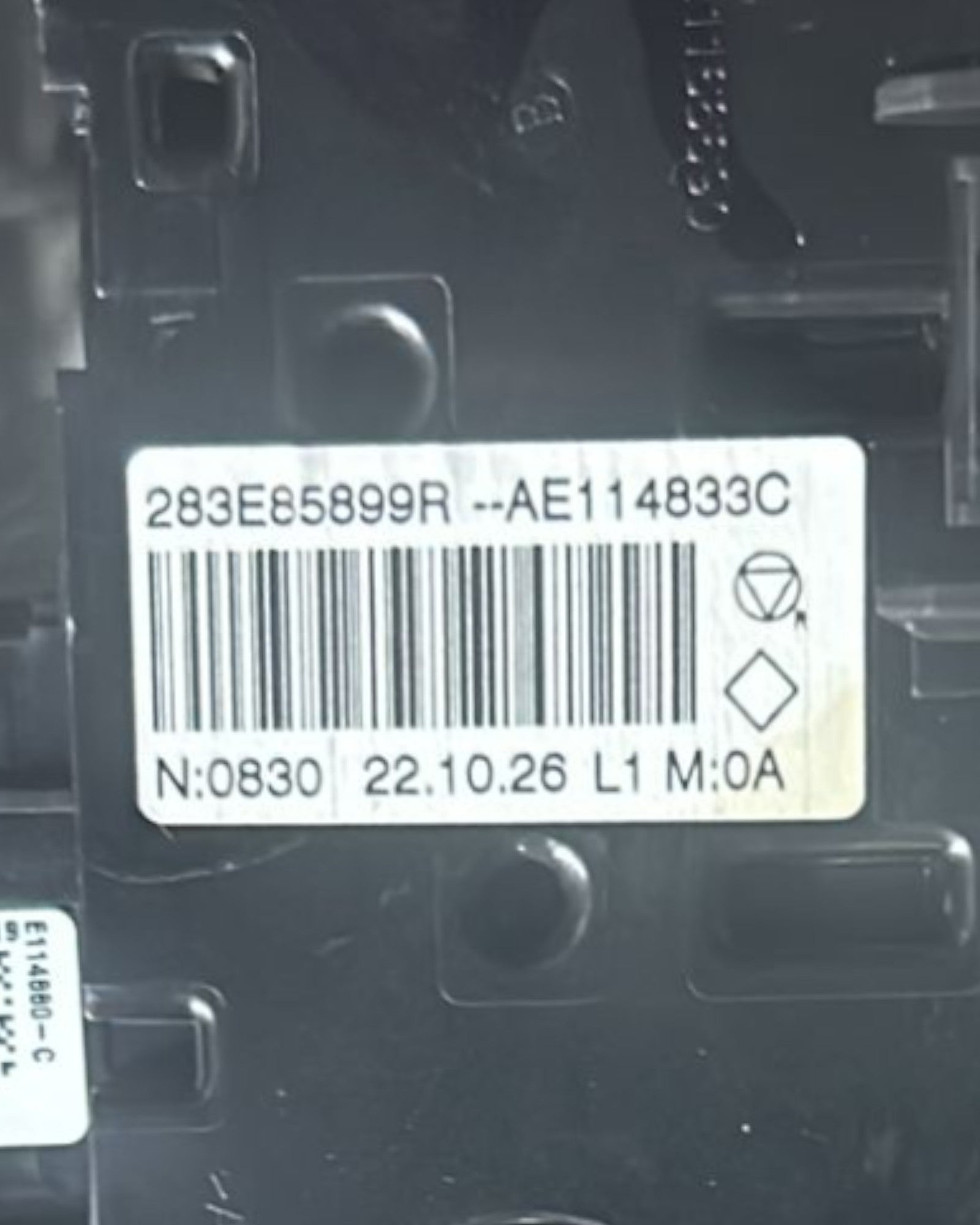 Climate Control Cover + Buttons Renault Captur II (2019 >) code.283E85899R - F&P CRASH SRLS - Used Spare Parts