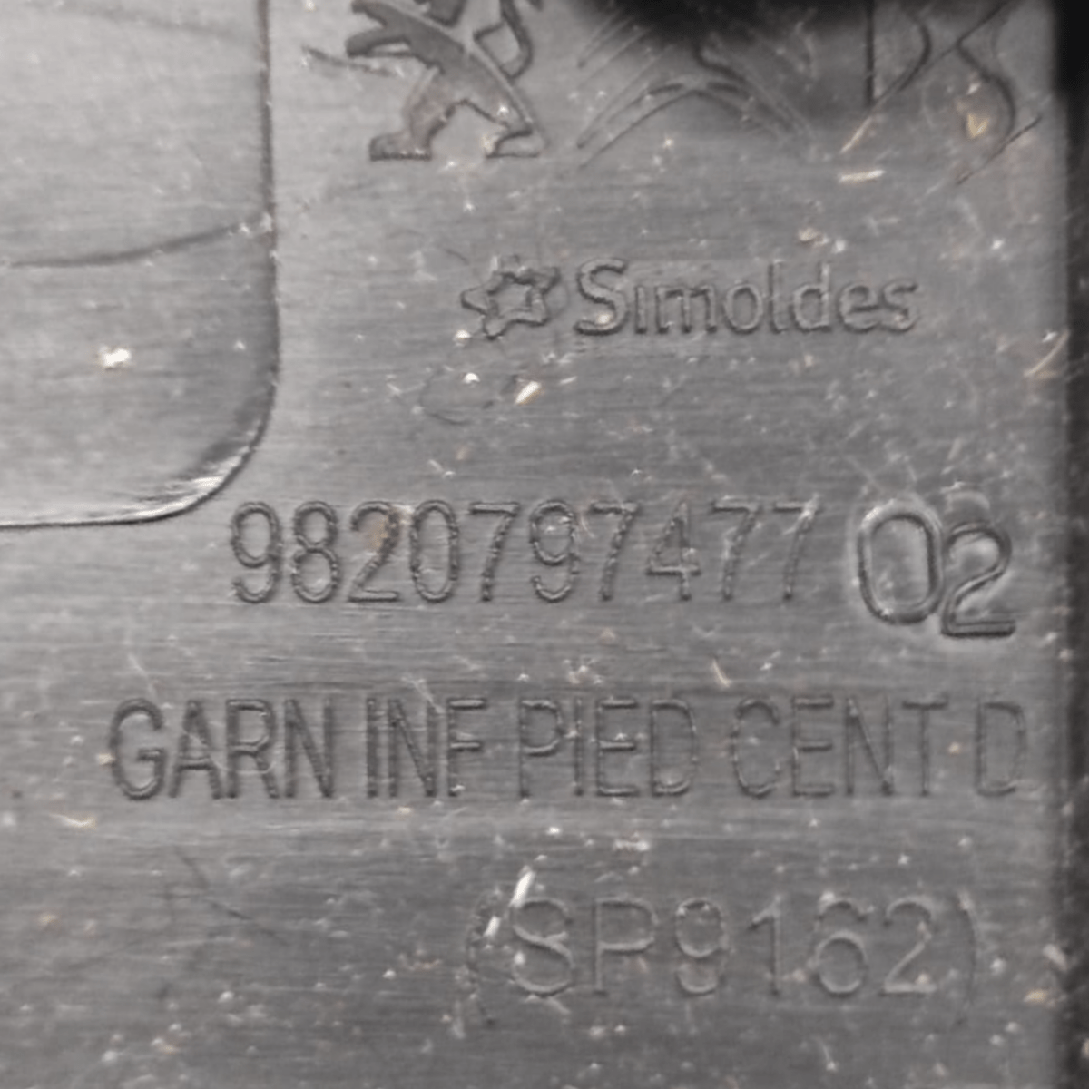 Rivestimento inferiore montante b peugeot 208 cod: 9820797477 (2019 - ) - F&P CRASH SRLS - Ricambi Usati