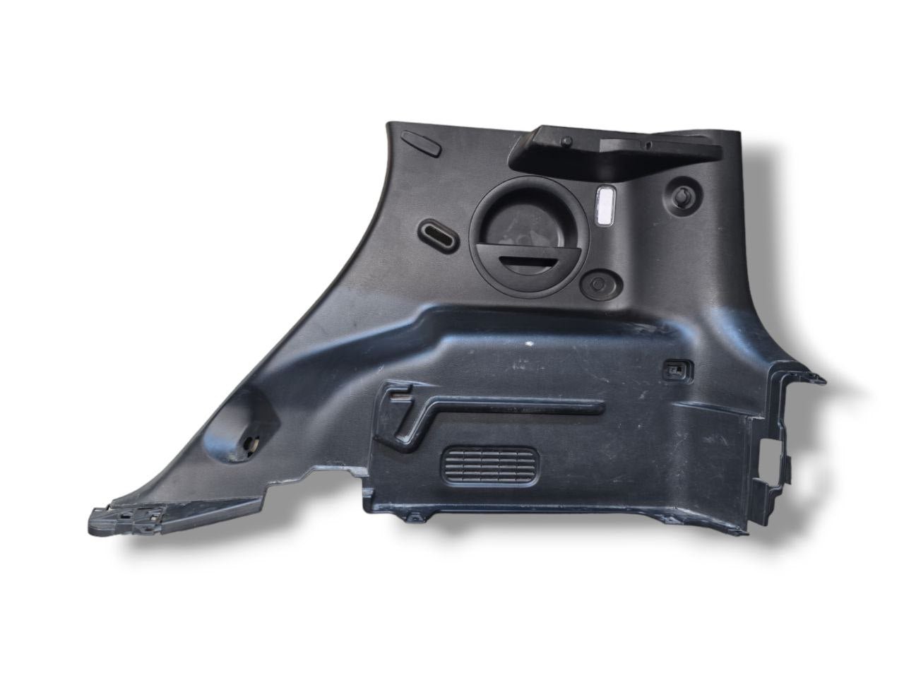 Rivestimento / Modanatura Interna Bagagliaio Destra Kia Soul ( 2013 - 2018 ) Cod : 85740 - B2700 - F&P CRASH SRLS - Ricambi Usati