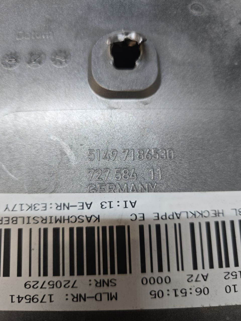 Rivestimento / Modanatura Porta Targa Bmw Serie 7 F01 - F02 ( 2008 - 2015 ) Cod : 51497186530 - F&P CRASH SRLS - Ricambi Usati