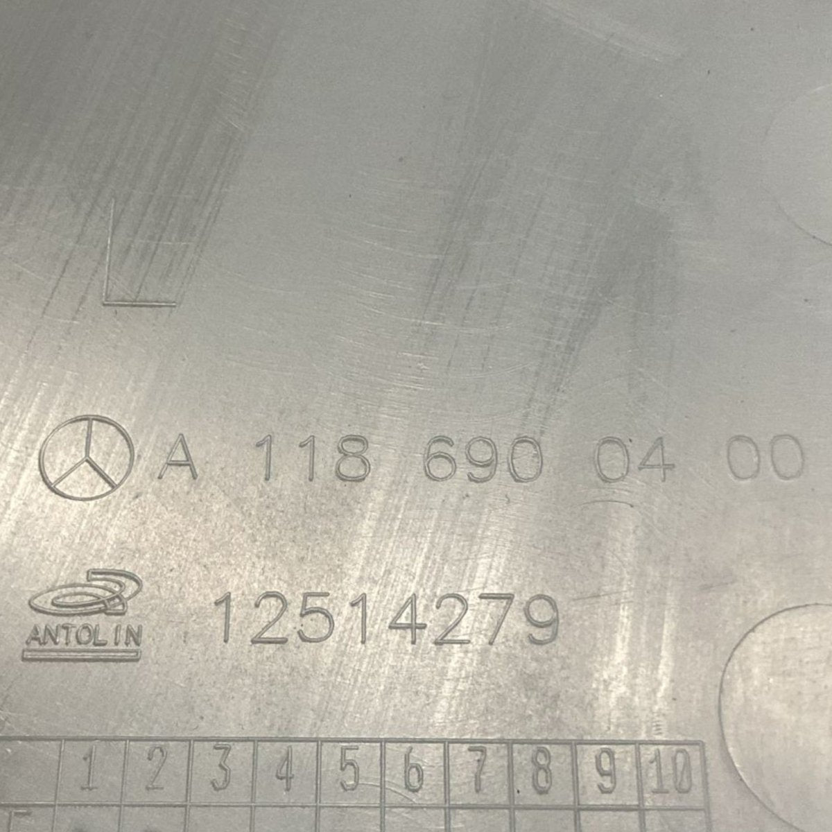 Rivestimento montante centrale sinistro mercedes benz cla x118 cod . a1186900400 (2019 >) - F&P CRASH SRL - Ricambi Usati