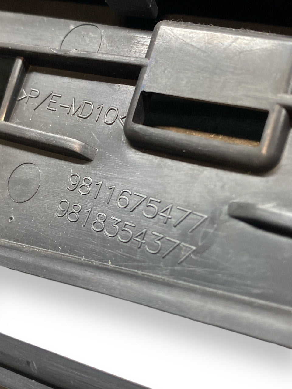 Right pillar cover with seat belt height adjustment Peugeot 3008 GT Line (2019) code 9811675477 - F&P CRASH SRLS - Used Parts