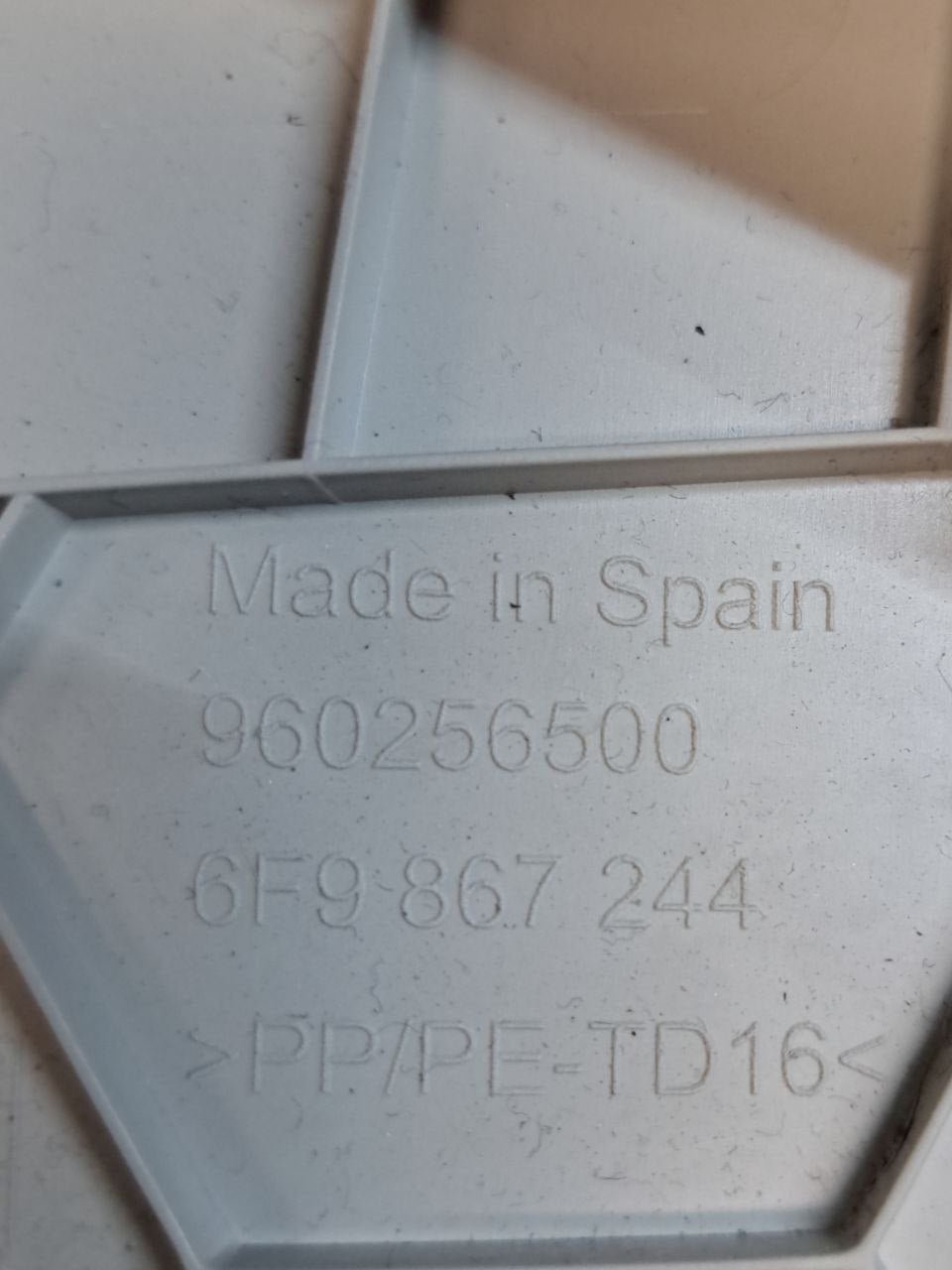 Rivestimento Montante superiore destro (dx) Seat Arona (2021) COD:6F9867244 - F&P CRASH SRLS - Ricambi Usati