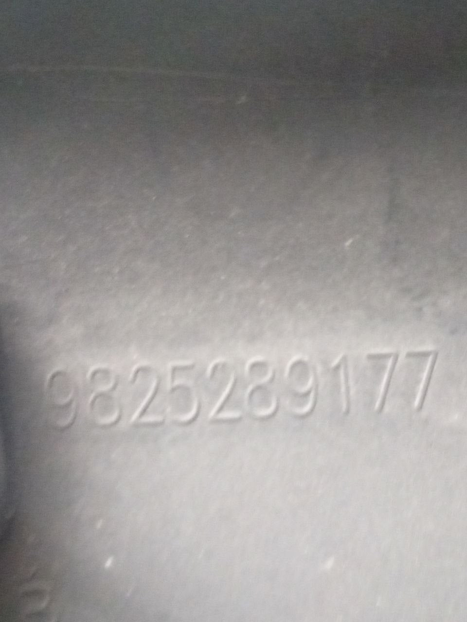 Wheel arch lining / front left splash guard (sx) Peugeot 3008 (2019) code: 9825289177 - F&P CRASH SRLS - Used Parts