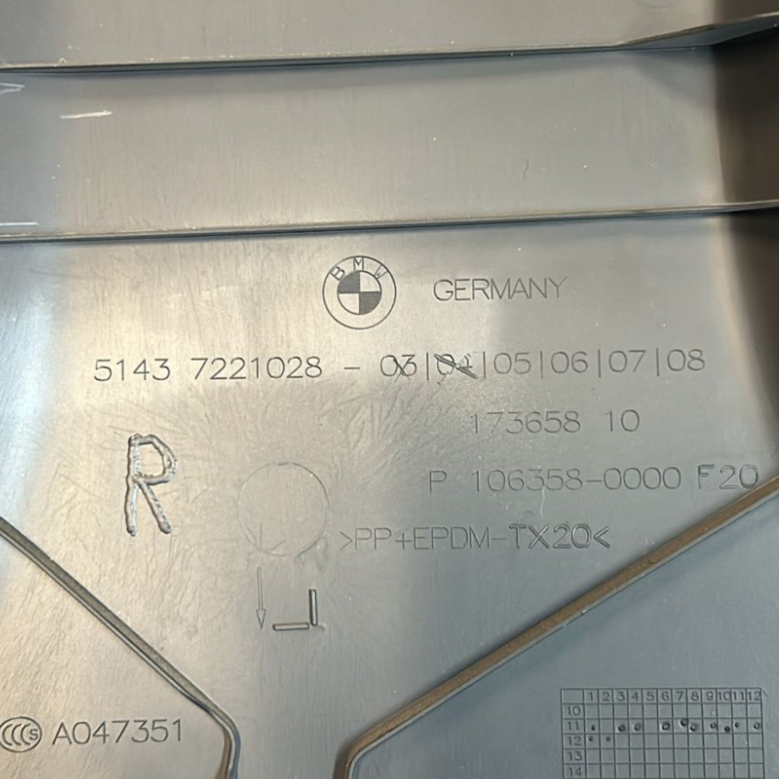 Rivestimento Pilastro B Inferiore Destro BMW Serie 1 (F20) cod.7221028 (2011 > 2019) - F&P CRASH SRLS - Ricambi Usati