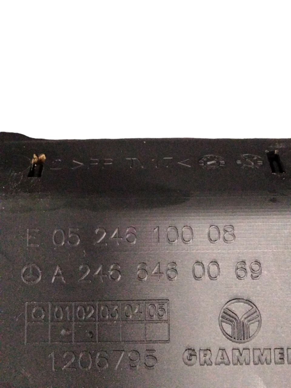 Rear cover central console Mercedes class B w246 (2011 - 2018) CODE:A2466460069 - F&P CRASH SRLS - Used Parts