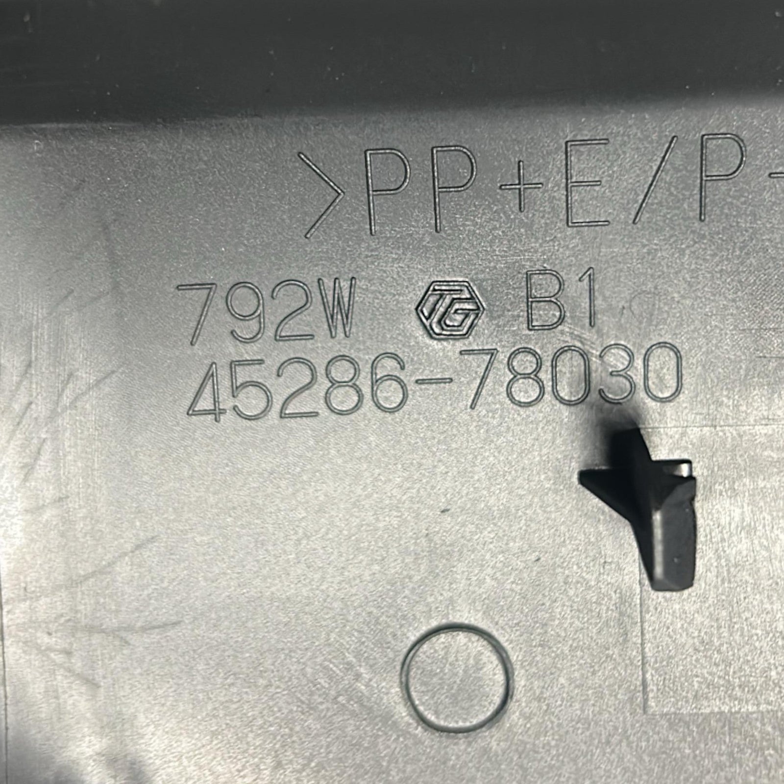 Upper Cover Steering Column Lexus NX (AZ20) code 45286 - 78030 (2021 > ) - F&P CRASH SRLS - Used Parts