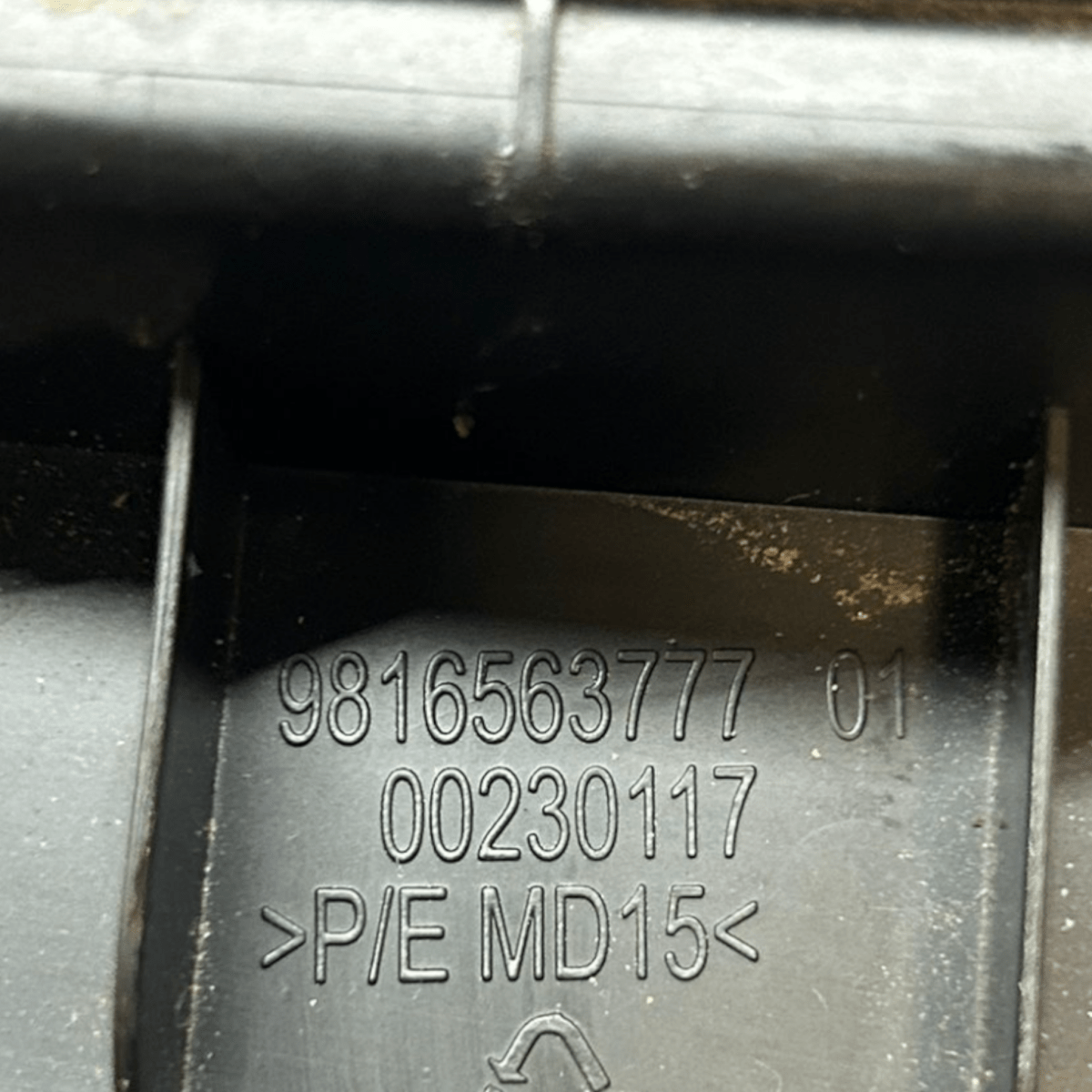 Central tunnel cover citroen berlingo code:9816563777 (2018 >) - F&P CRASH SRLS - Used Parts