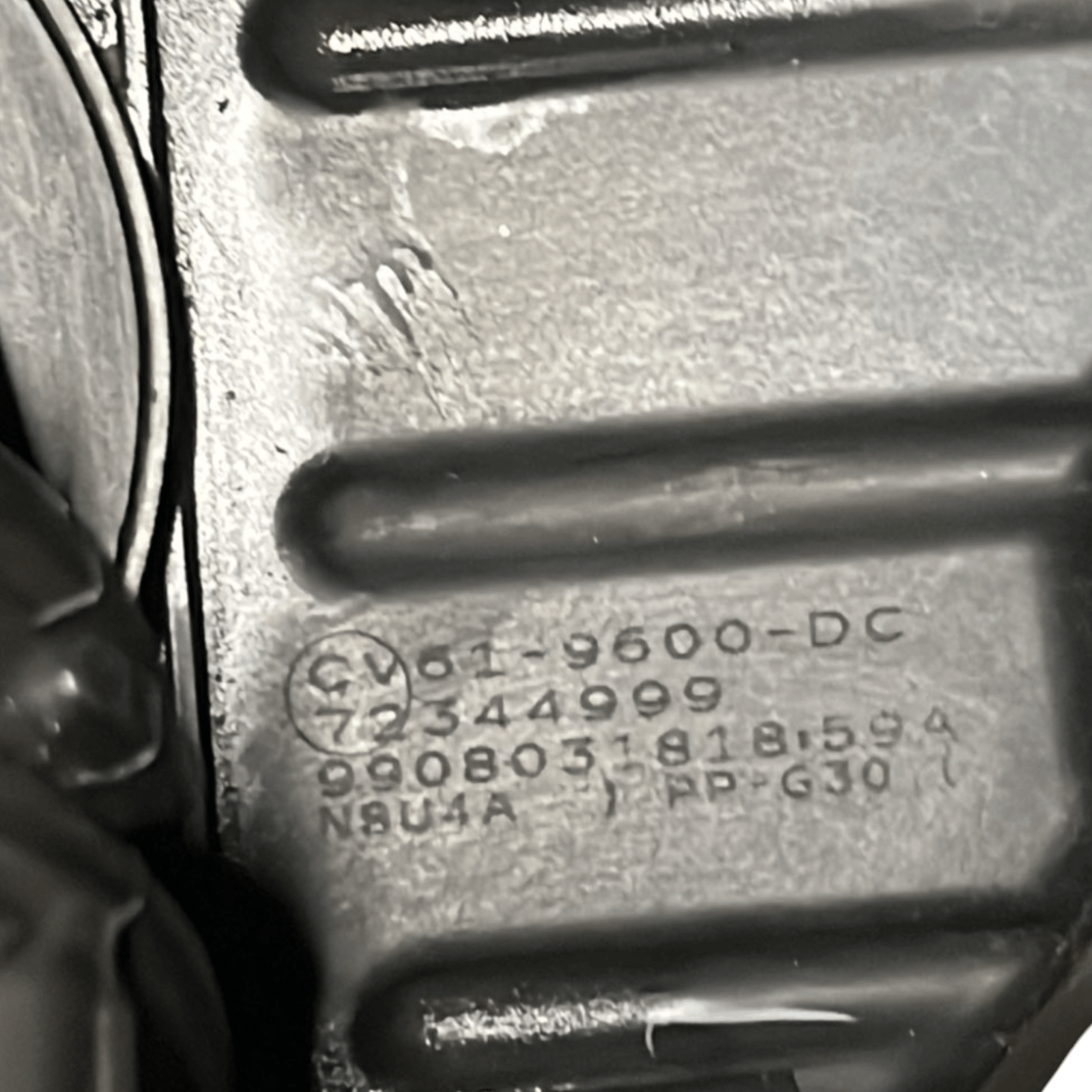 Air Filter Box Ford Kuga II code:72344999 (2012 >2020) - F&P CRASH SRLS - Used Parts