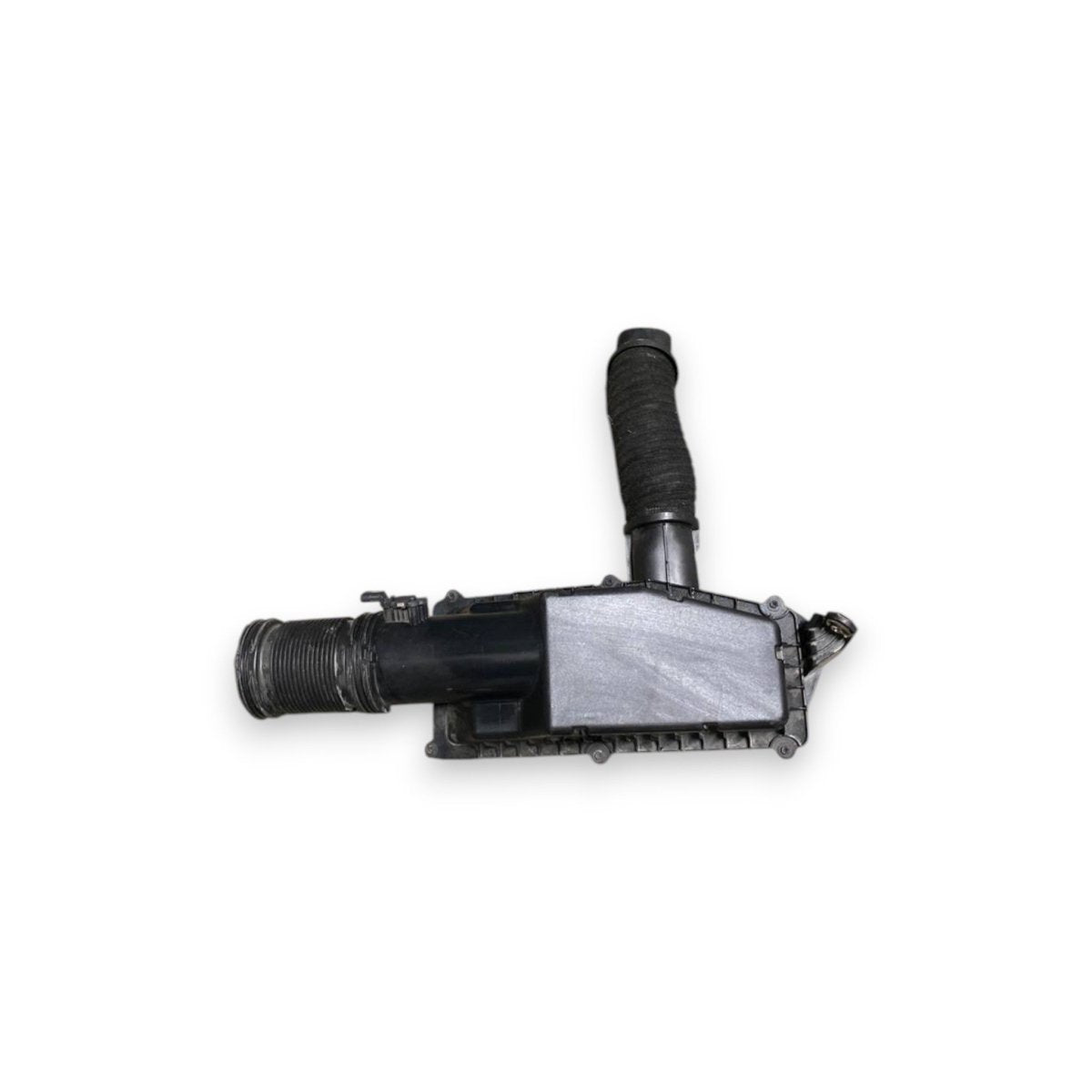Scatola filtro aria maserati grecale m182 2.0 benzina - hybrid Cod: 670156354 (2022 - ) - F&P CRASH SRLS - Ricambi Usati