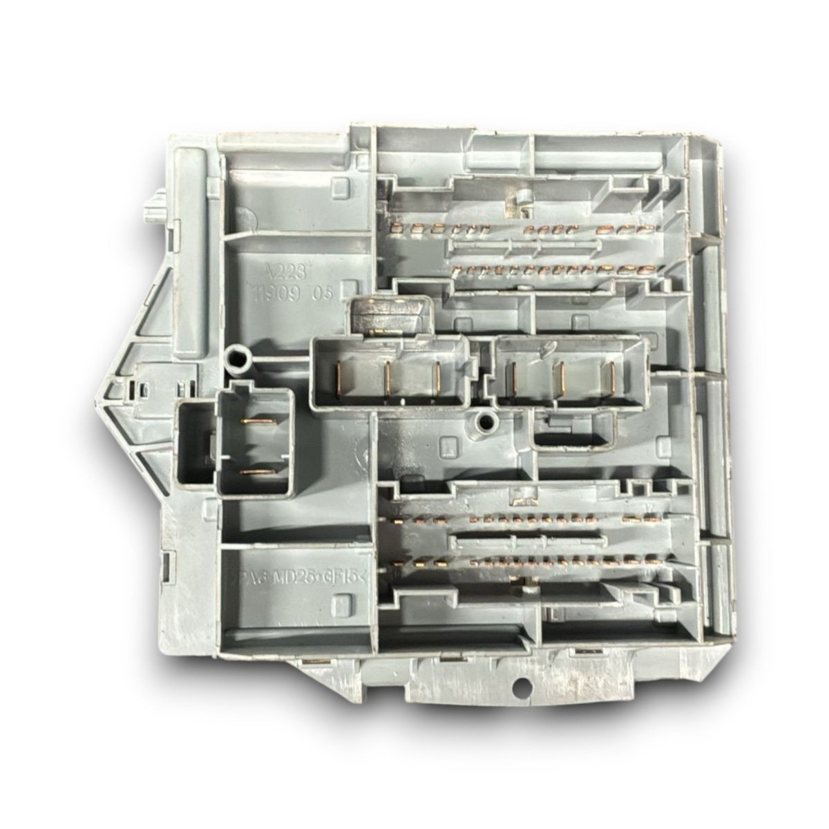 Scatola fusibili fiat ducato cod . 46863516 2.2 diesel (2014 >) - F&P CRASH SRL - Ricambi Usati