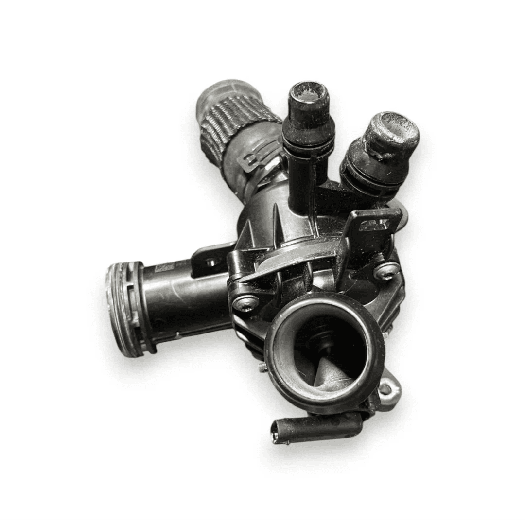 Alloggiamento termostato Land Rover Defender dal 2019 cod. K6D3-8575-AA