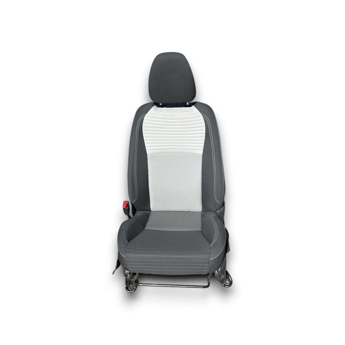 Sedile anteriore guidatore Toyota Yaris C (XP130) (2011 > 2019) in stoffa nero e bianco - F&P CRASH SRLS - Ricambi Usati