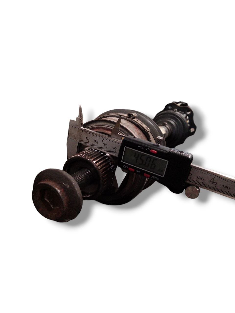 Semiasse anteriore sinistro (Sx) Audi A7 / A8 3.0 diesel - Hybrid (2017>)cod.4N0407271 - F&P CRASH SRLS - Ricambi Usati