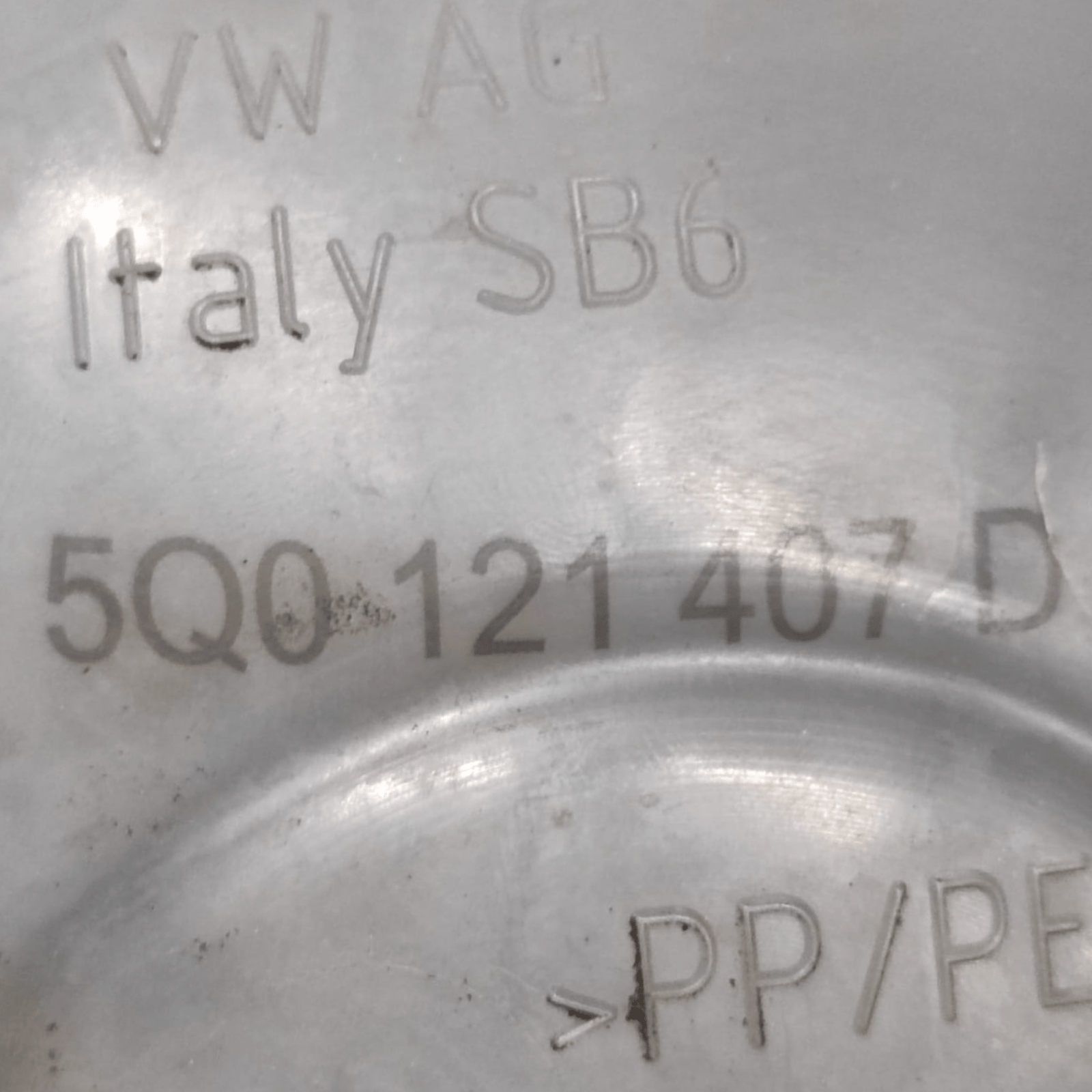 Coolant Reservoir / Tank Skoda Octavia III Series 1.4 Petrol CODE: 5Q0121407D (2012 - 2019) - F&P CRASH SRLS - Used Parts
