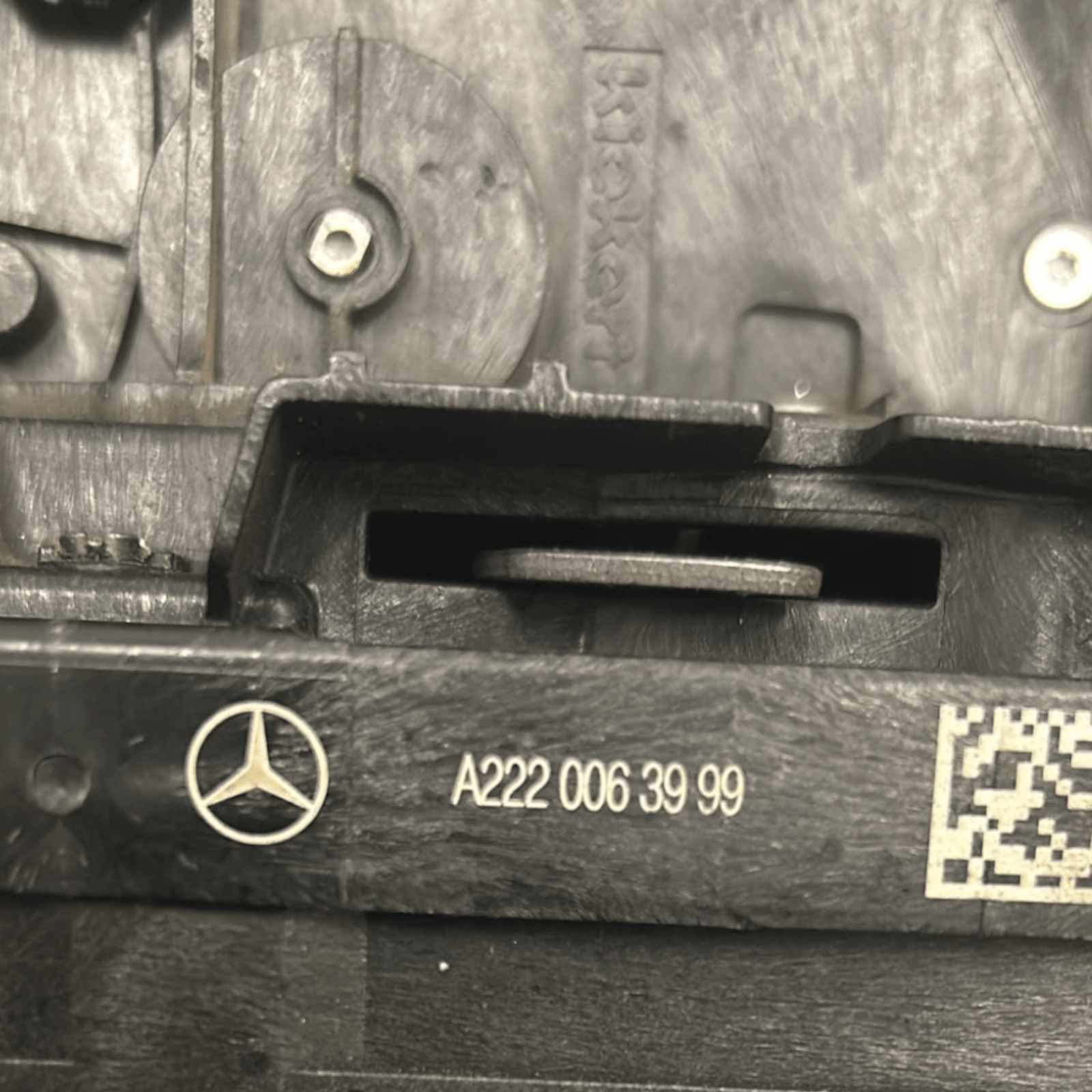 Left Front Lock Mercedes Benz GLC code:A2220063999 (2015 > 2022) - F&P CRASH SRLS - Used Parts