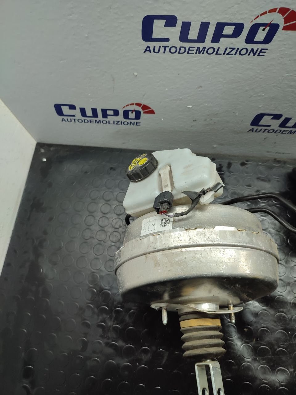 Servofreno Jaguar XE ( 2015 ) cod gx73 - 2b195 - bf - F&P CRASH SRLS - Ricambi Usati