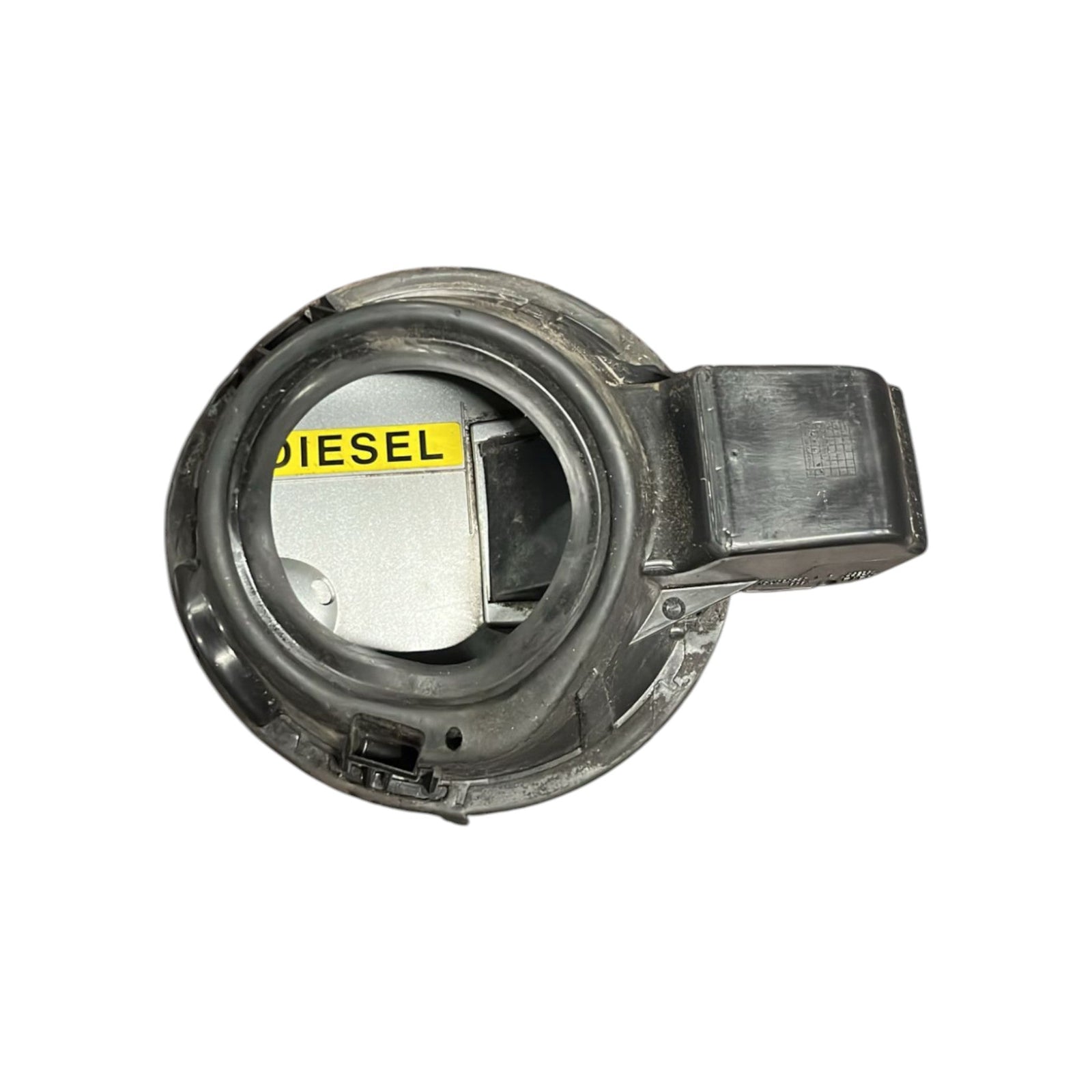 Sportello / Tappo Carburante Peugeot 208 I cod:9673905980 (2012 >2019) - F&P CRASH SRLS - Ricambi Usati