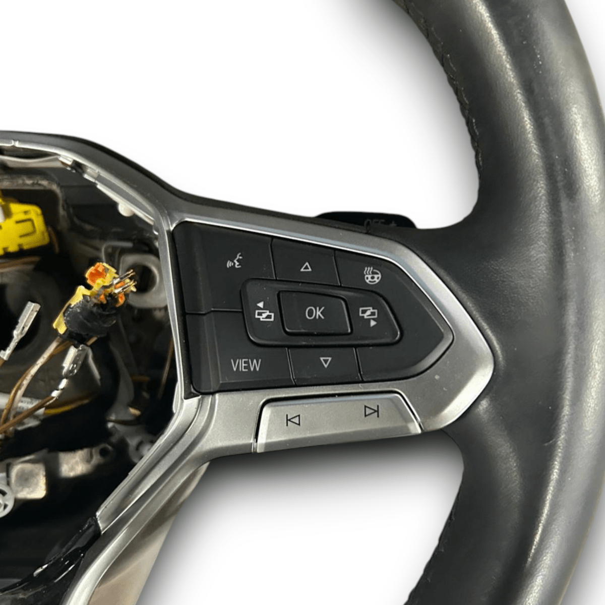 Sterzo / volante volkswagen golf VIII cod:311625481340 (2019 >) - F&P CRASH SRLS - Ricambi Usati