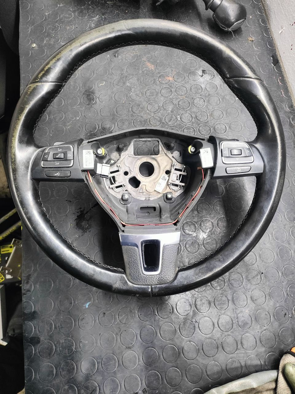 Sterzo Volante Volkswagen Passat 1.4 tsi ( b6 - 2006 ) cod 3c8959538f ( con palette cambio automatico ) - F&P CRASH SRLS - Ricambi Usati