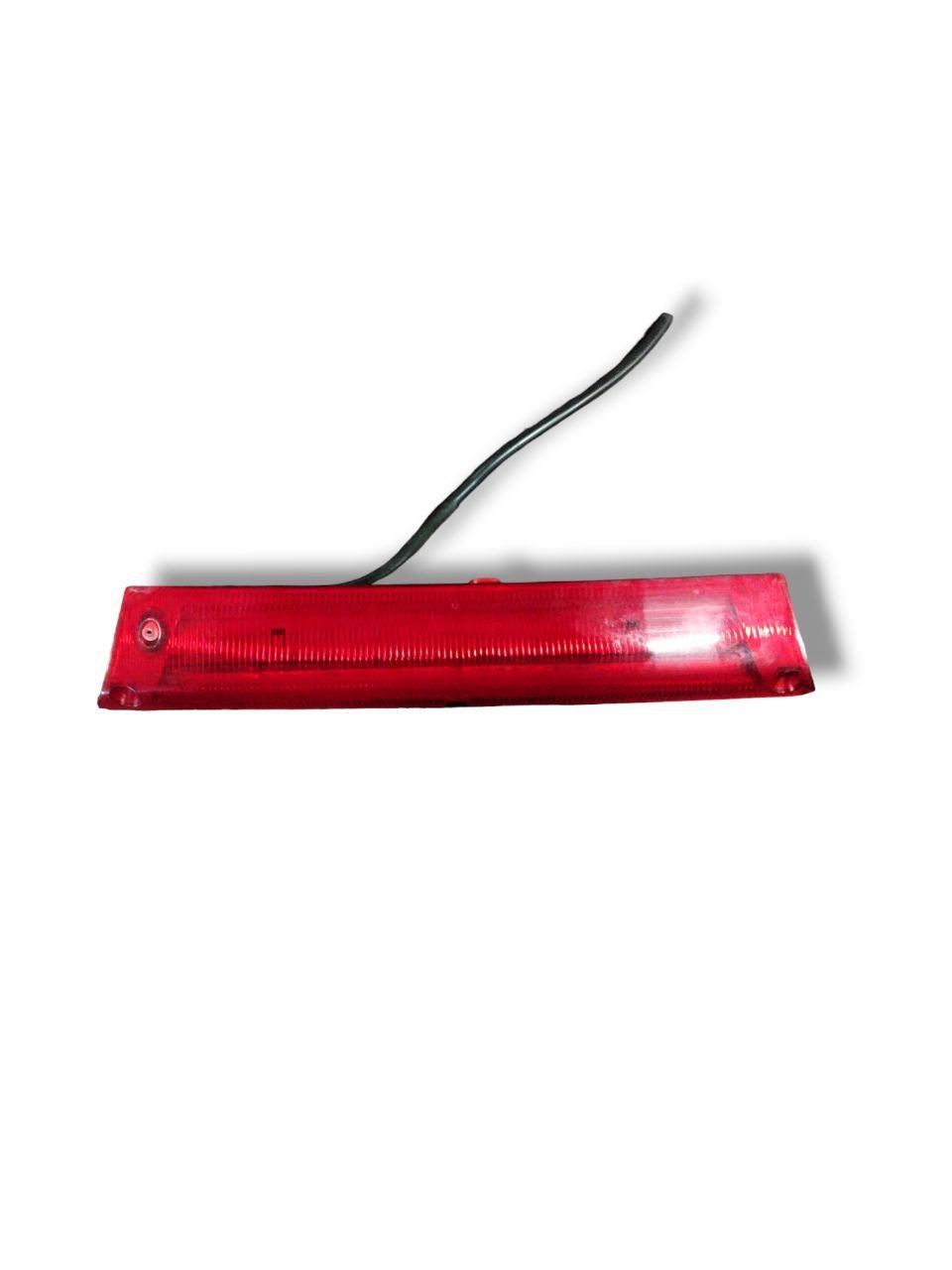 Stop / Central Brake Light Ford Fiesta III (2011 - 2018) cod.8A6113A613 - 89077103 - F&P CRASH SRLS - Used Parts
