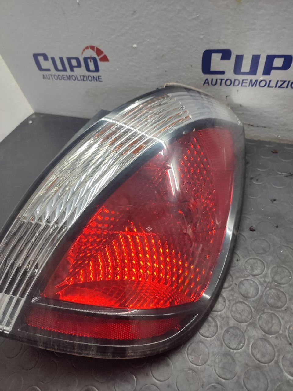 Stop posteriore destro Kia Rio 5p ( 2006 ) - F&P CRASH SRLS - Ricambi Usati