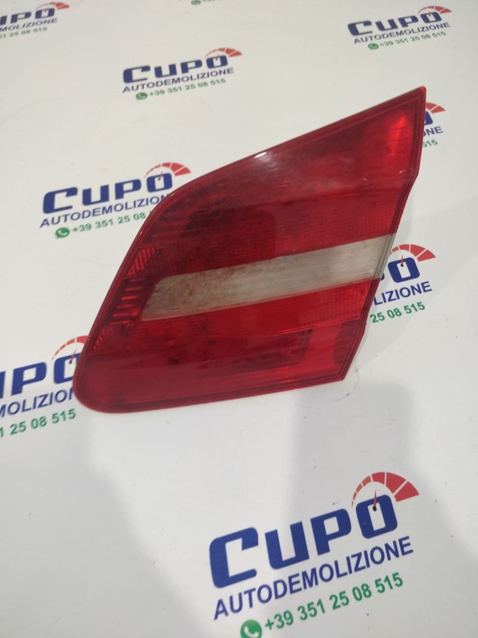 Stop posteriore interno destro Mercedes classe B w246 cod A2468200864 - F&P CRASH SRLS - Ricambi Usati
