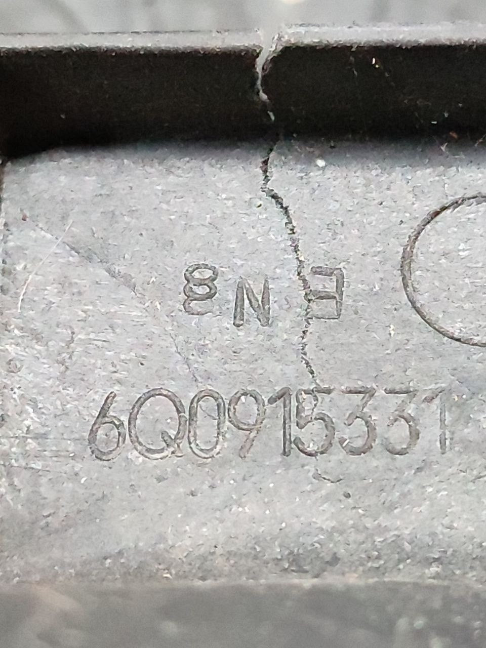 Supporto Batteria Volkswagen Golf 4 (2001) Cod:6Q0915331 - F&P CRASH SRLS - Ricambi Usati