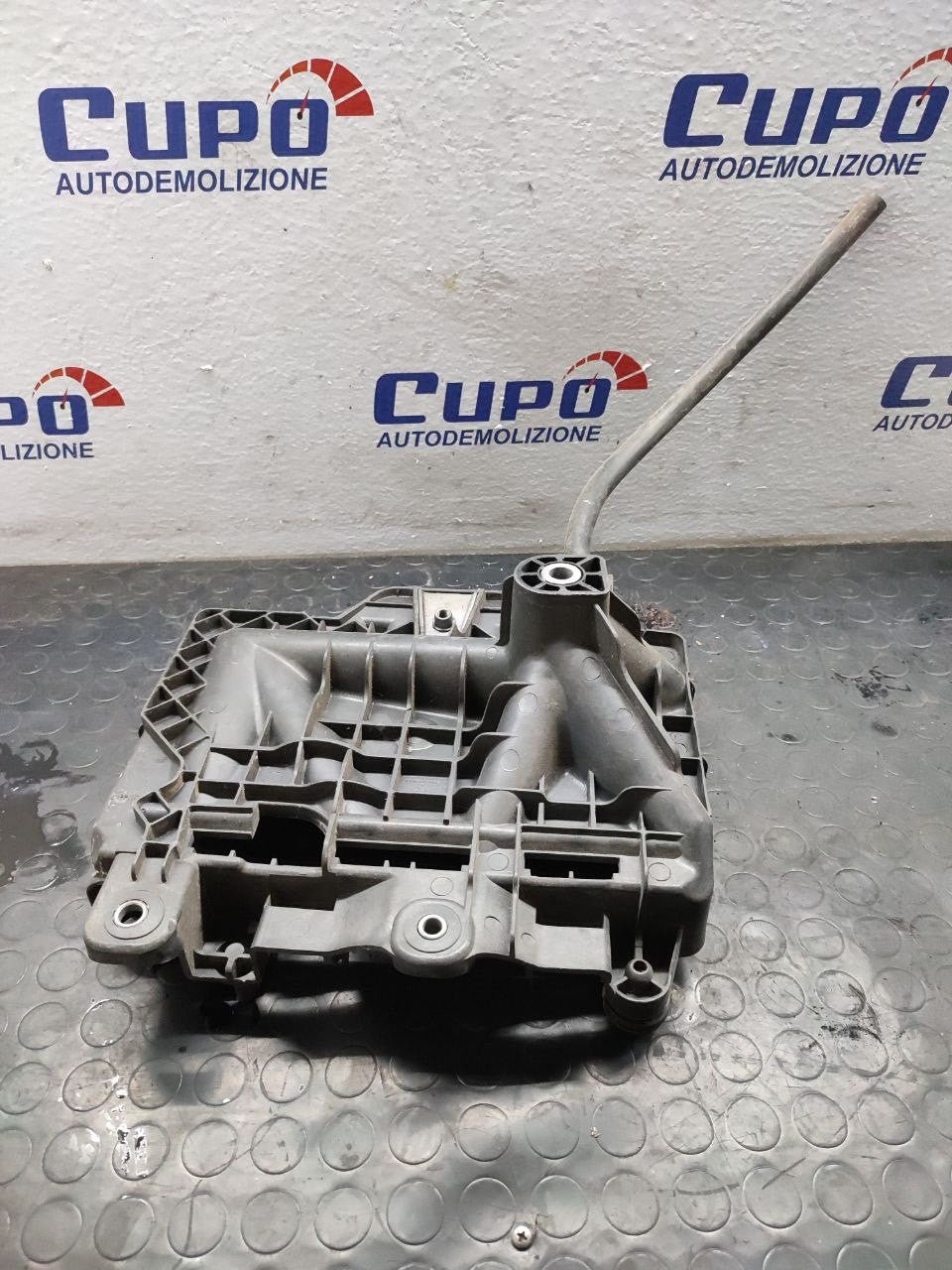 Supporto Batteria Volkswagen Golf 4 (2001) Cod:6Q0915331 - F&P CRASH SRLS - Ricambi Usati