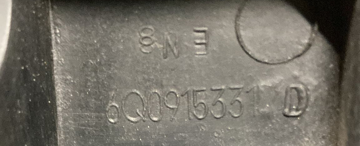 Supporto batteria volkswagen polo V cod . 6q0915331d (2099 > 2017) - F&P CRASH SRL - Ricambi Usati