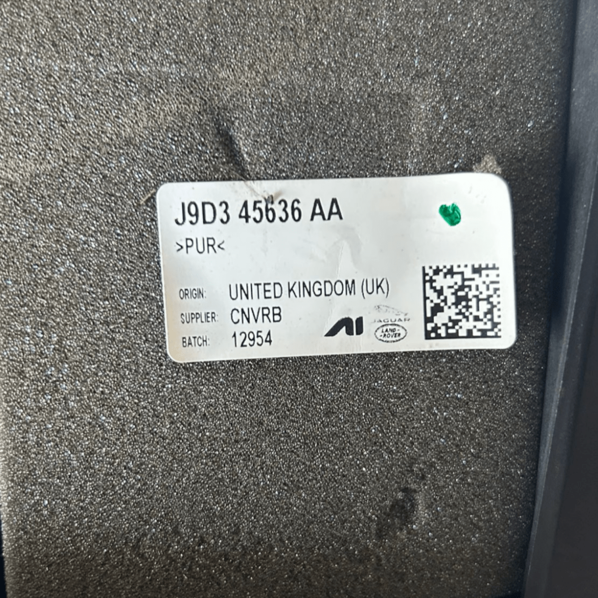 Supporto moquette bagagliaio posteriore destra jaguar i - pace (2018 >) - F&P CRASH SRLS - Ricambi Usati