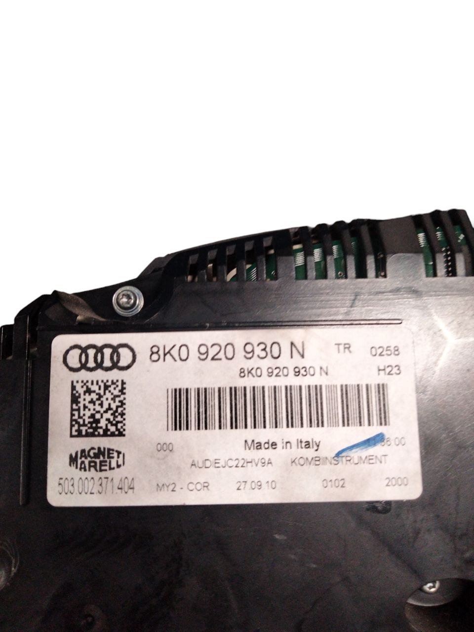 Audi A4 B8 2.0 diesel speedometer (2008 - 2016) cod.8K0920930N/ Odometer / Instrument Panel - F&P CRASH SRLS - Used Parts