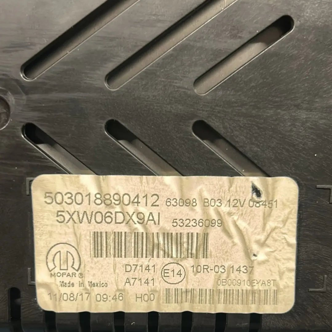 Dettaglio Quadro strumenti Jeep Compass II 2017–2021 cod. 503018890412 - foto 3
