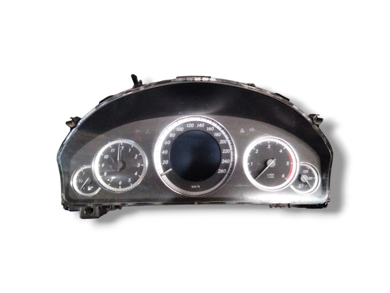 Mercedes-Benz E-Class W212 2.2 diesel speedometer (2009 - 2016) cod.A2129003313 / odometer / instrument panel - F&P CRASH SRLS - Used Parts