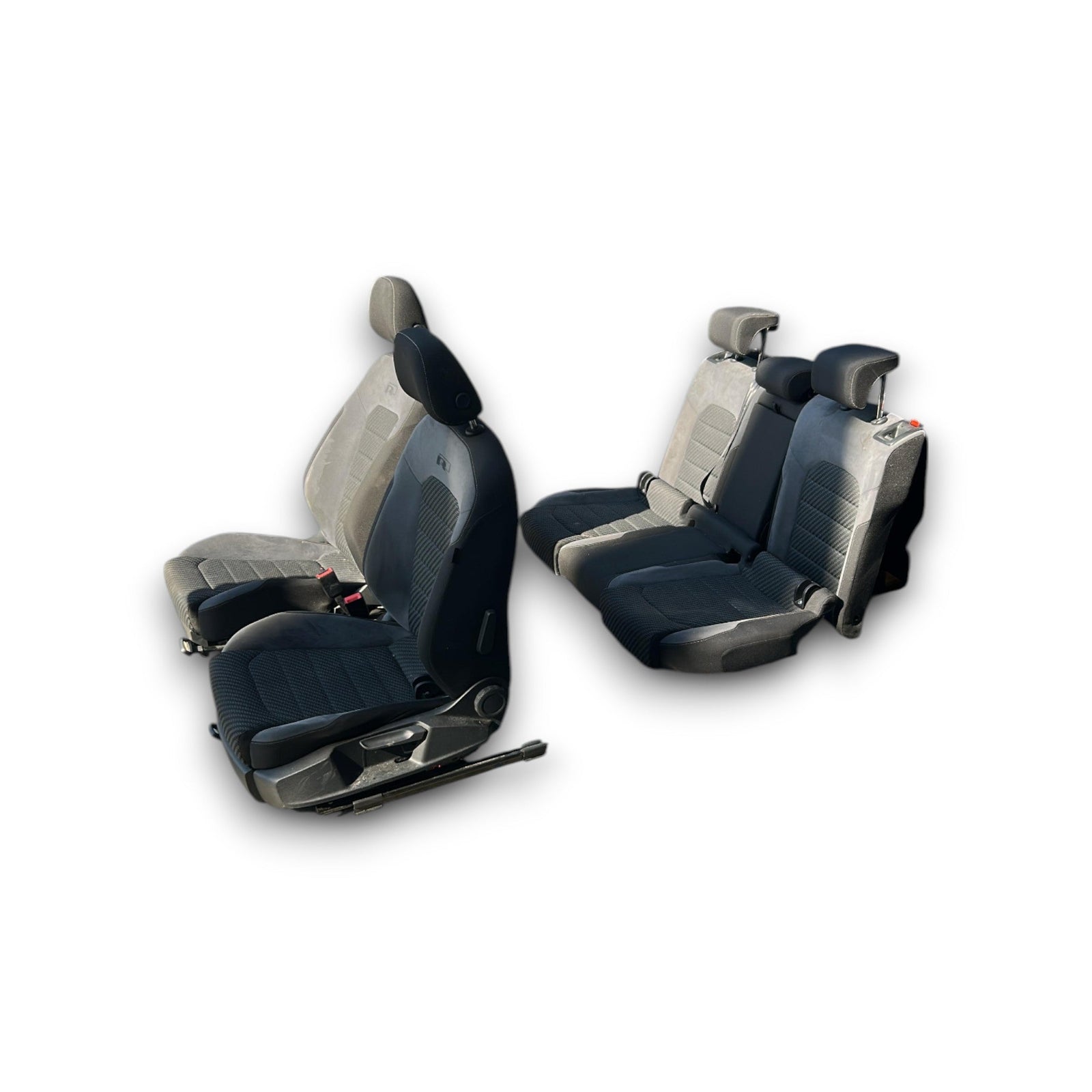 Tappezzeria / Sedili Grigia e Nera Volkswagen Golf 7.5 (R - Line) (2017 > 2021) Stoffa e Alcantara Con Sedili Riscaldabili - F&P CRASH SRLS - Ricambi Usati