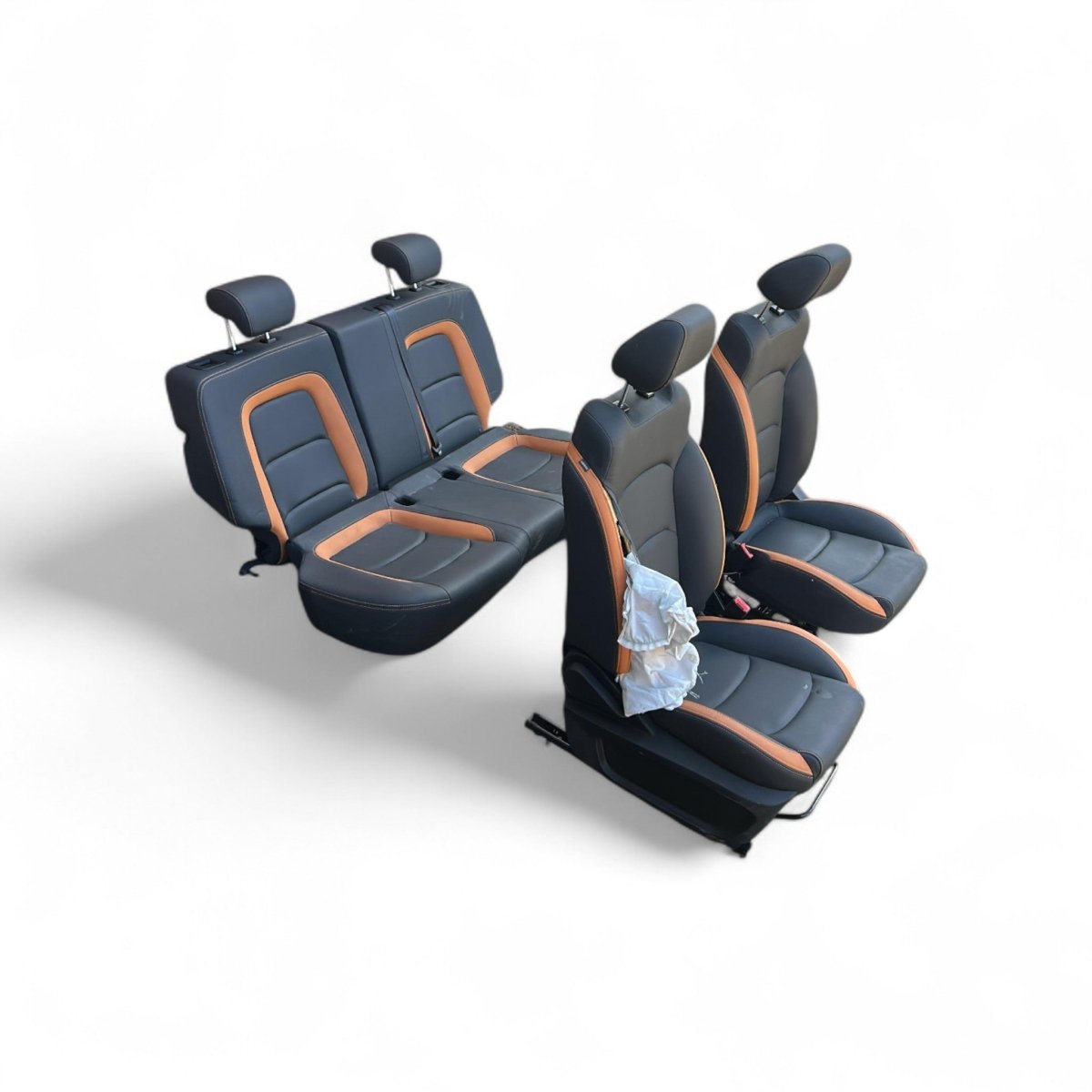 Tappezzeria / sedili in pelle neri e arancioni EMC Wave 3 (2020 > ) - F&P CRASH SRLS - Ricambi Usati