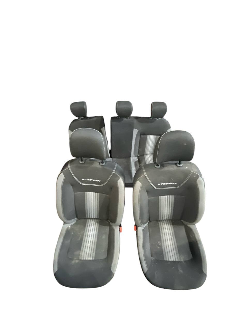 Tappezzeria / Sedili in stoffa Nera Dacia Sandero Stepway (2012 - 2020) - F&P CRASH SRLS - Ricambi Usati