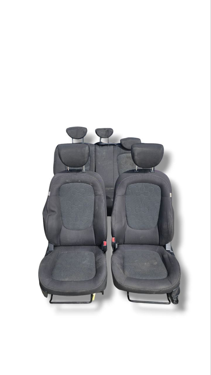 Tappezzeria / Sedili Interni Completi Stoffa Neri Hyundai i20 ( 2008 - 2014 ) - F&P CRASH SRLS - Ricambi Usati