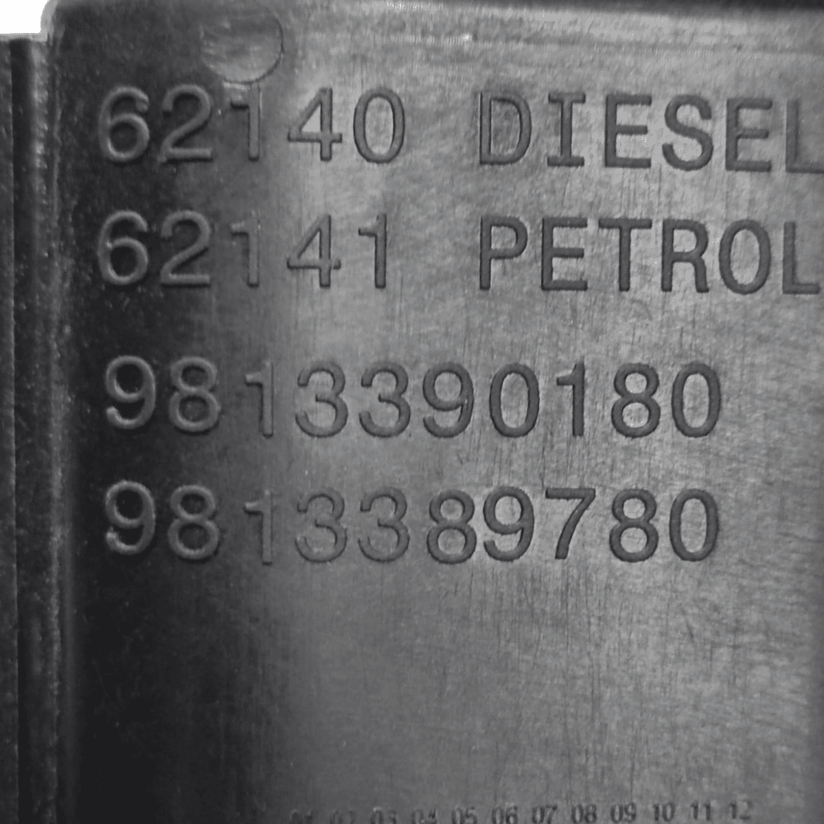 Tappo / sportello carburante peugeot 508 II serie (sw) cod: 9813390180 (2018 - ) - F&P CRASH SRL - Ricambi Usati