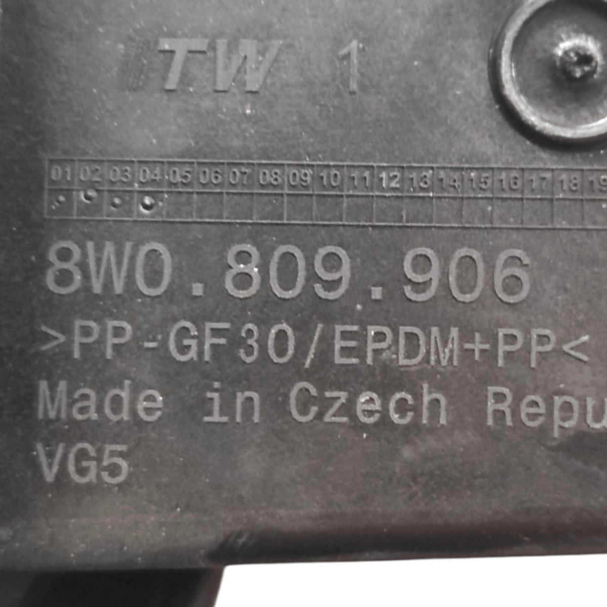 Cap / fuel tank cap audi a4 b9 code: 8w0809906 (2015 - 2024) - F&P CRASH SRLS - Used Spare Parts
