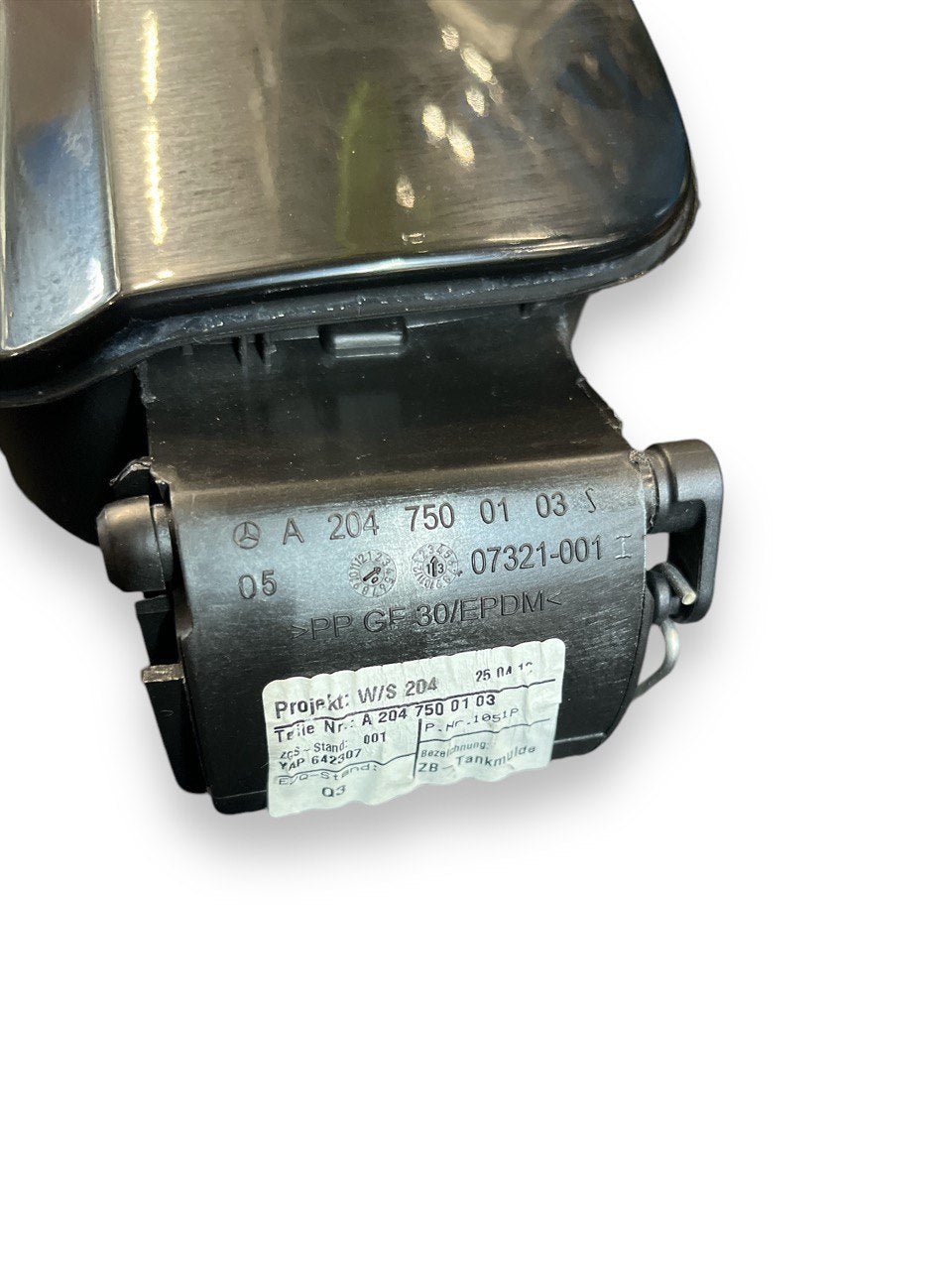 Tappo / sportello serbatoio Mercedes - Benz Classe C W204 (2004 - 2015) cod.A2047500103 - F&P CRASH SRLS - Ricambi Usati