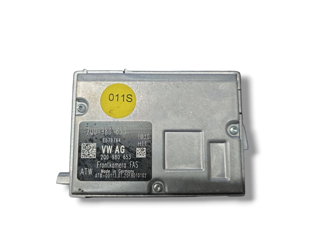 FRONT GLASS CAMERA VOLKSWAGEN T - CROSS (2019>) Code: 2Q0980653 - F&P CRASH SRLS - Used Spare Parts