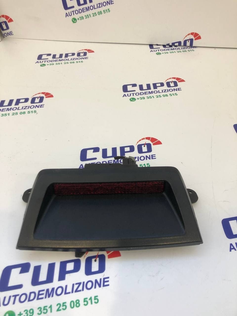 Terzo stop centrale Chrysler 300C 04805845A - F&P CRASH SRLS - Ricambi Usati