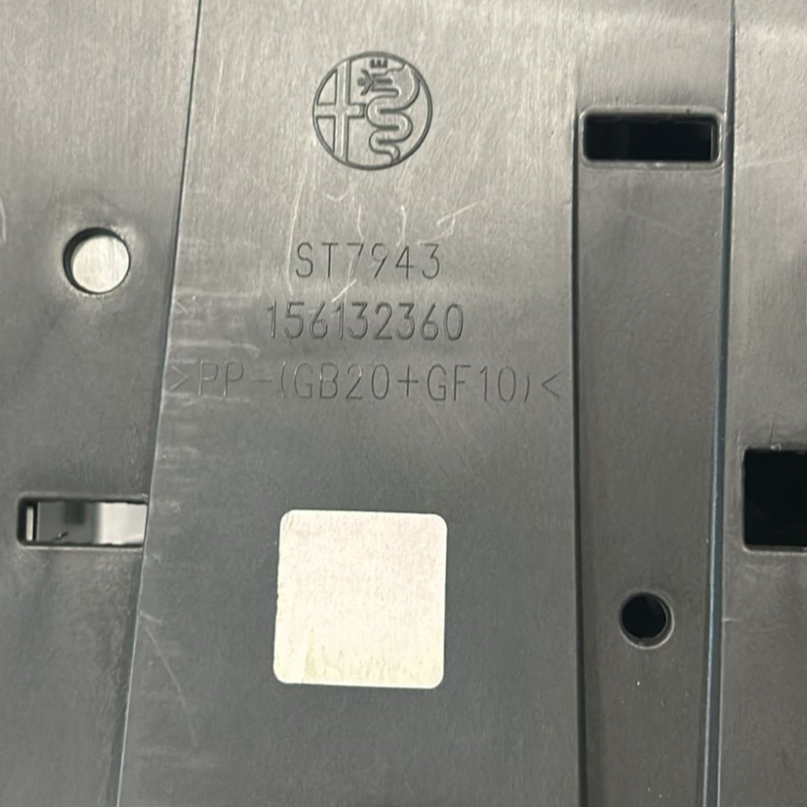 Tunnel Centrale Alfa Romeo Stelvio (2016 >) cod:156132360 + Bracciolo - F&P CRASH SRLS - Ricambi Usati