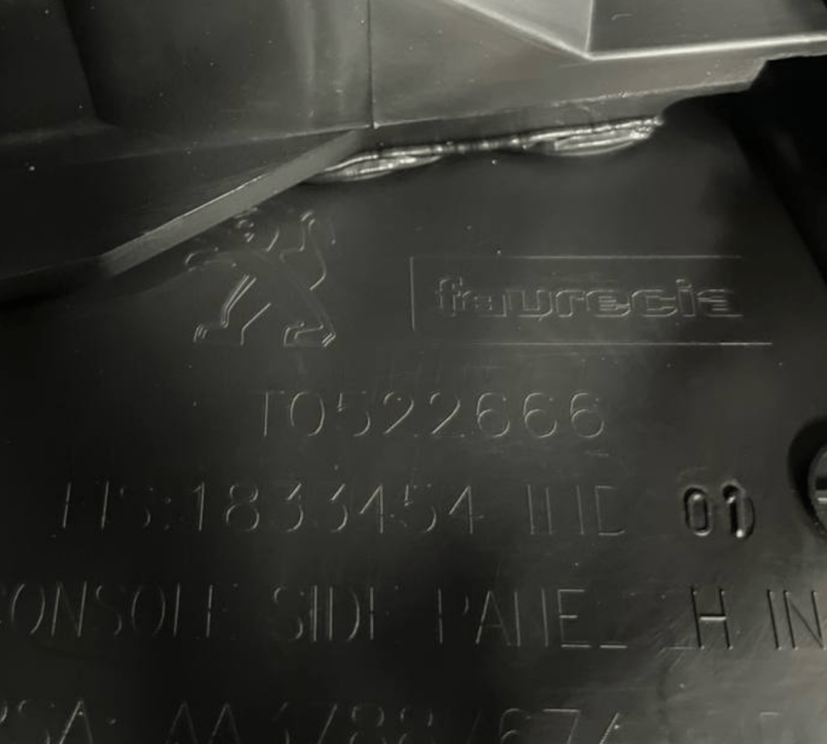 Tunnel Centrale + Bracciolo DS7 Crossback (2017 - ) cod: T0522666 - F&P CRASH SRLS - Ricambi Usati