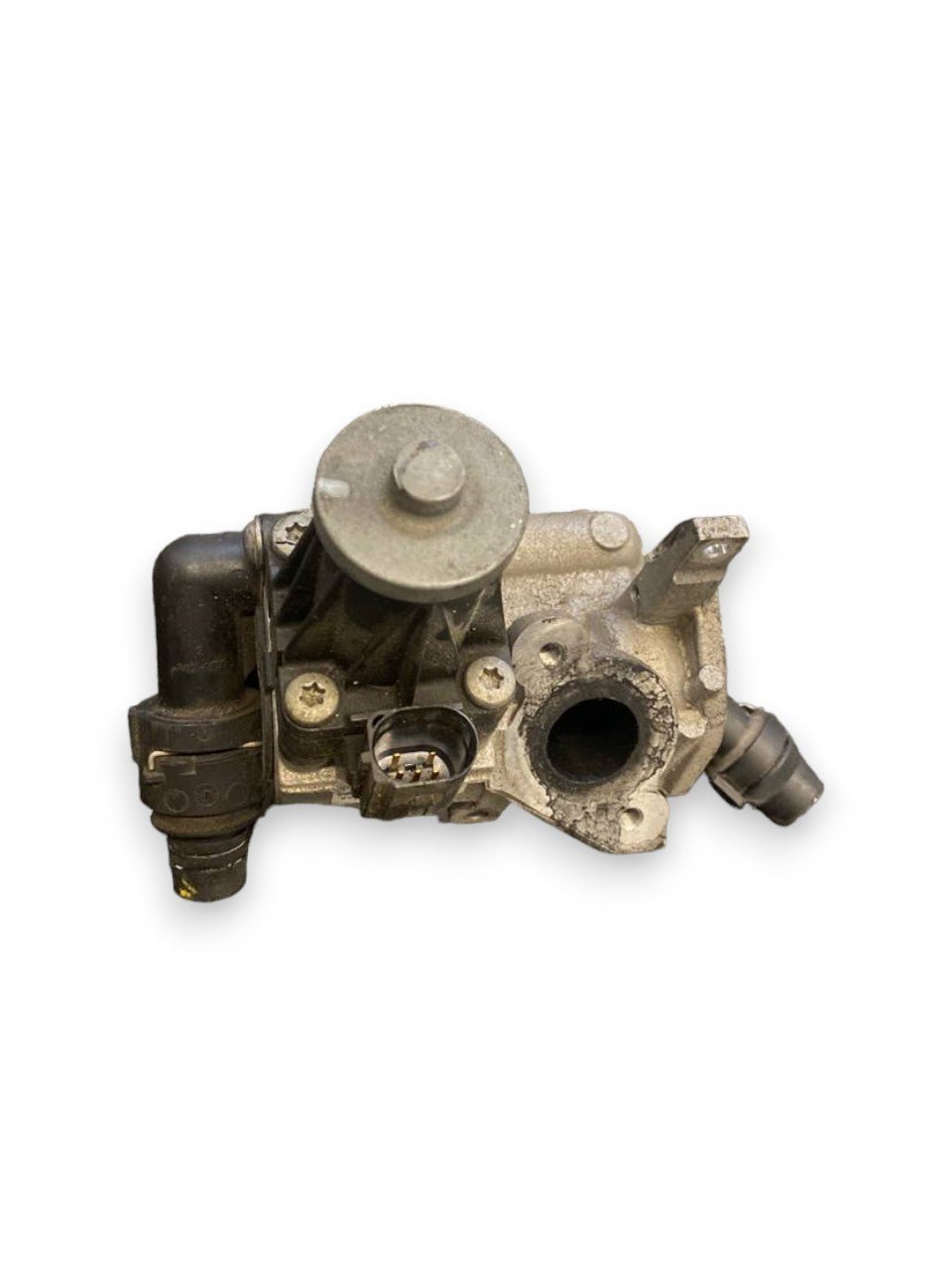 Valvola egr Jaguar XE 2.0d (2015>) cod:G4D3 - 9D475 - AA / 5027643200 / 704924050 - F&P CRASH SRLS - Ricambi Usati