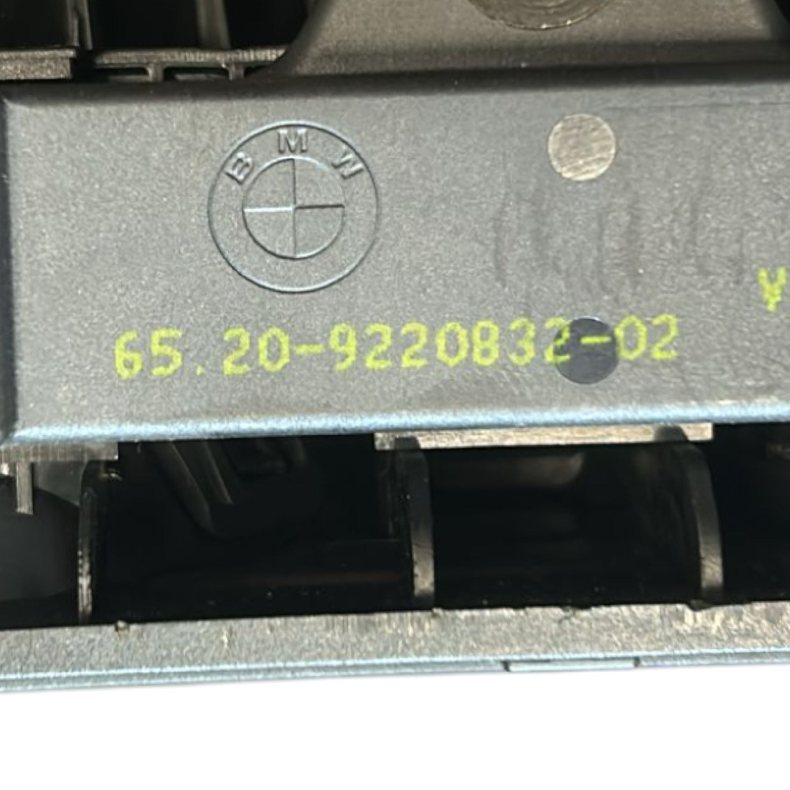 Drink Holder + Antenna Control Unit BMW Series 1 (F20) code.9207320 (2011 > 2019) code.9220832 - 02 - F&P CRASH SRLS - Used Parts