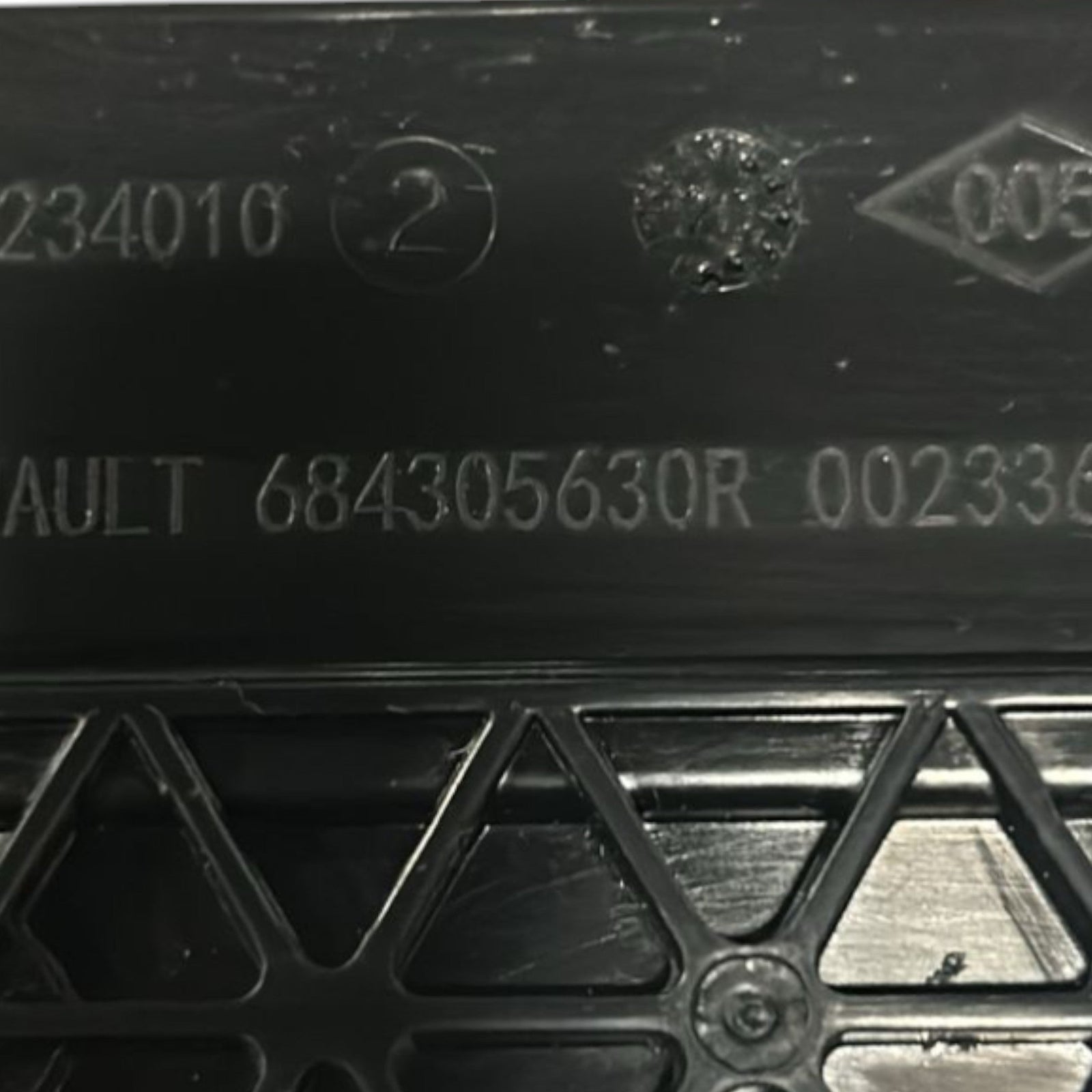 Vano Porta Bevande Renault Master III Restyling cod.684305630R (2019 > 2024) - F&P CRASH SRLS - Ricambi Usati