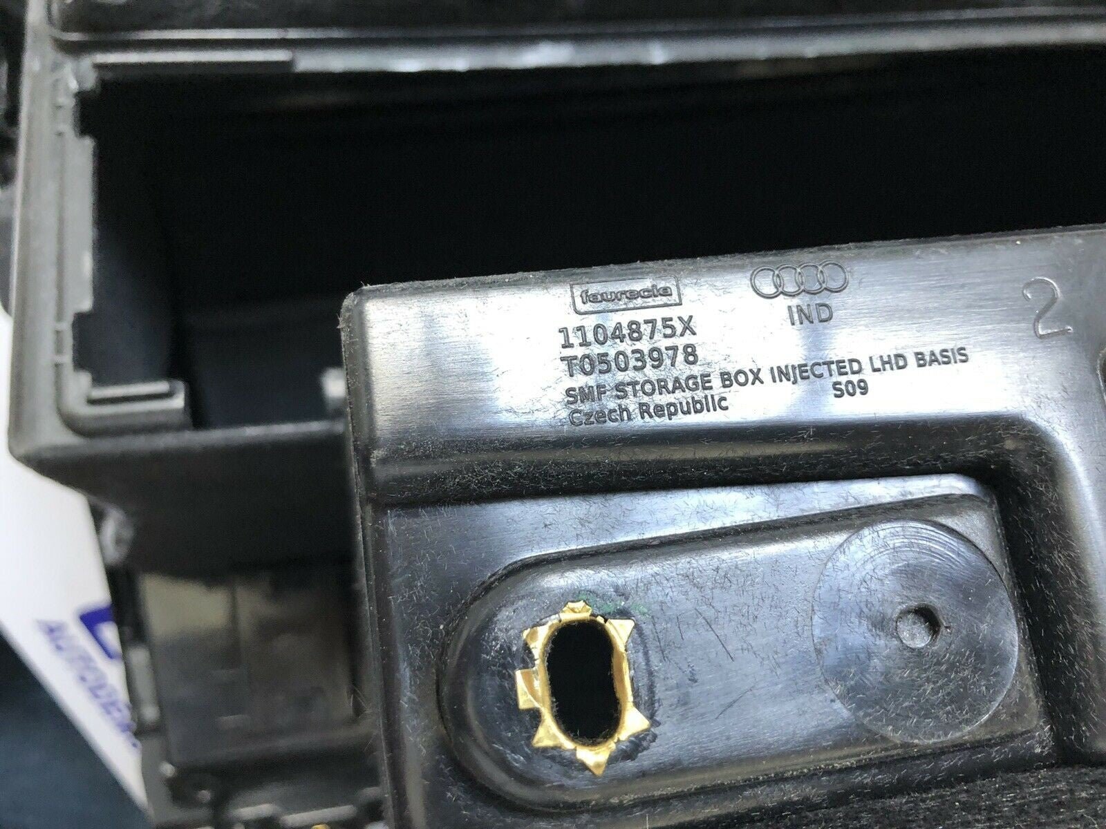Audi A3 8V T0503978 Glove Compartment Like New - F&P CRASH SRLS - Used Parts